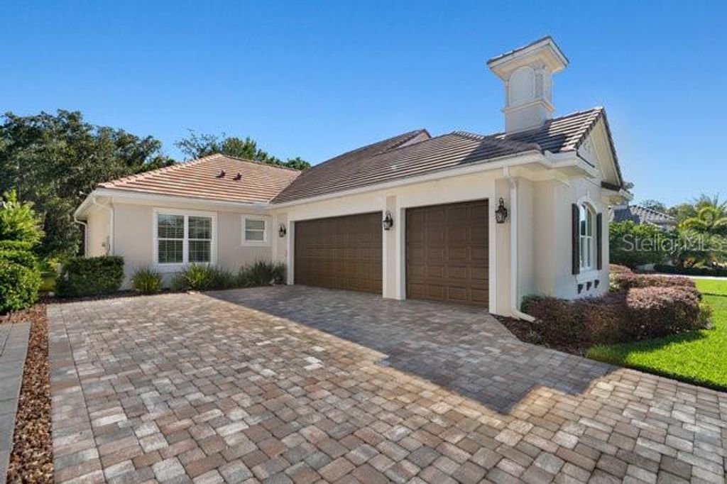 Photo of 54 New Water Oak Drive, Palm Coast, FL 32137 (MLS # FC313534)
