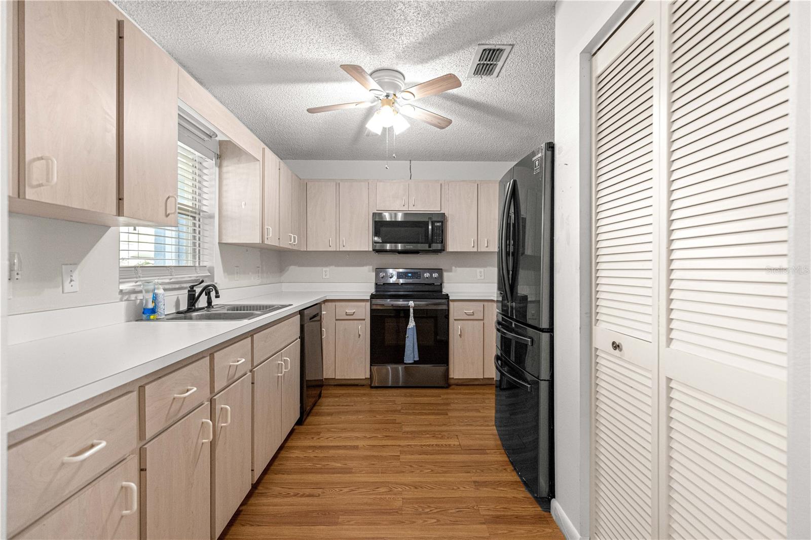 ON TOP OF THE WORLD - Residential