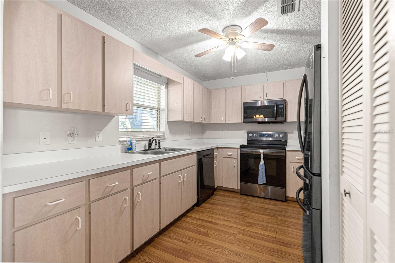 ON TOP OF THE WORLD - Residential