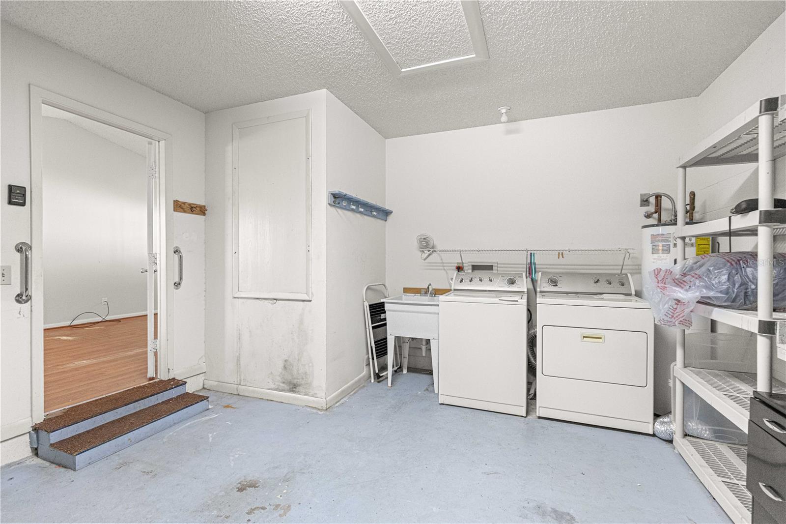 ON TOP OF THE WORLD - Residential