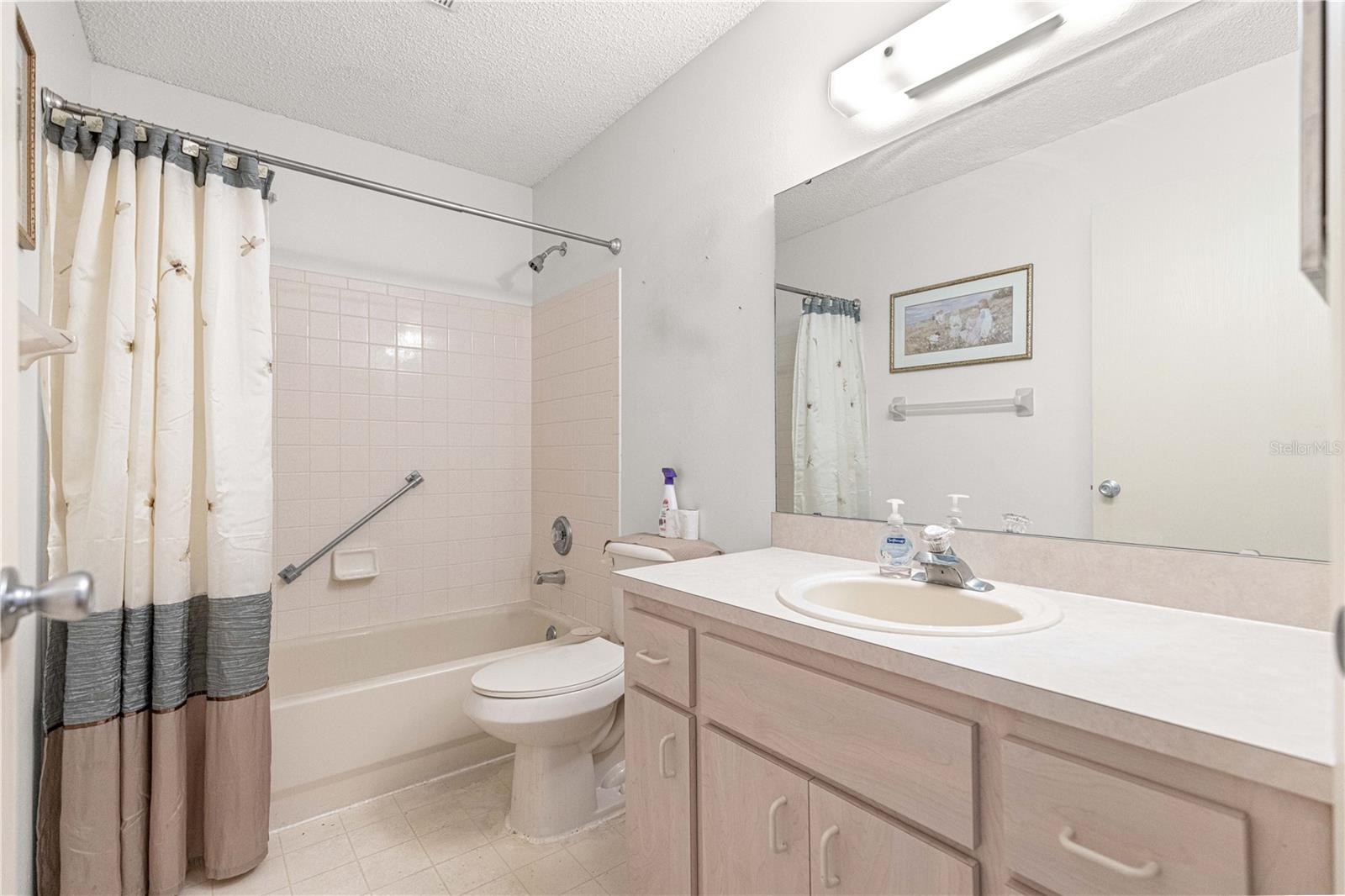 ON TOP OF THE WORLD - Residential