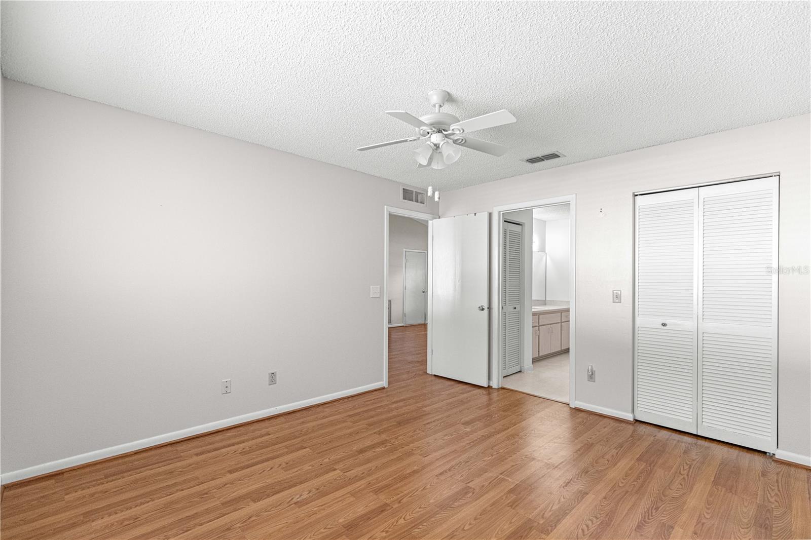 ON TOP OF THE WORLD - Residential