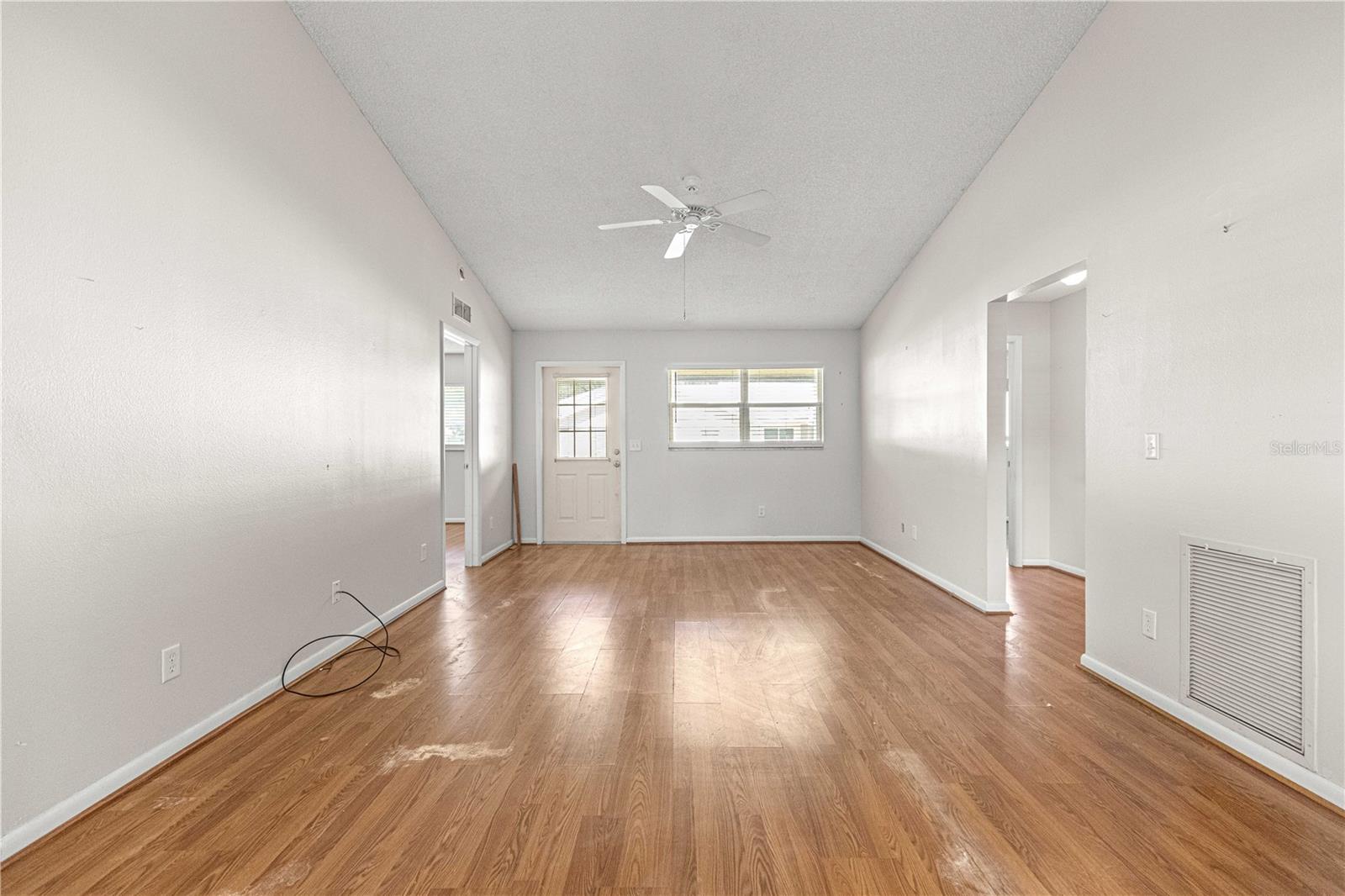 ON TOP OF THE WORLD - Residential