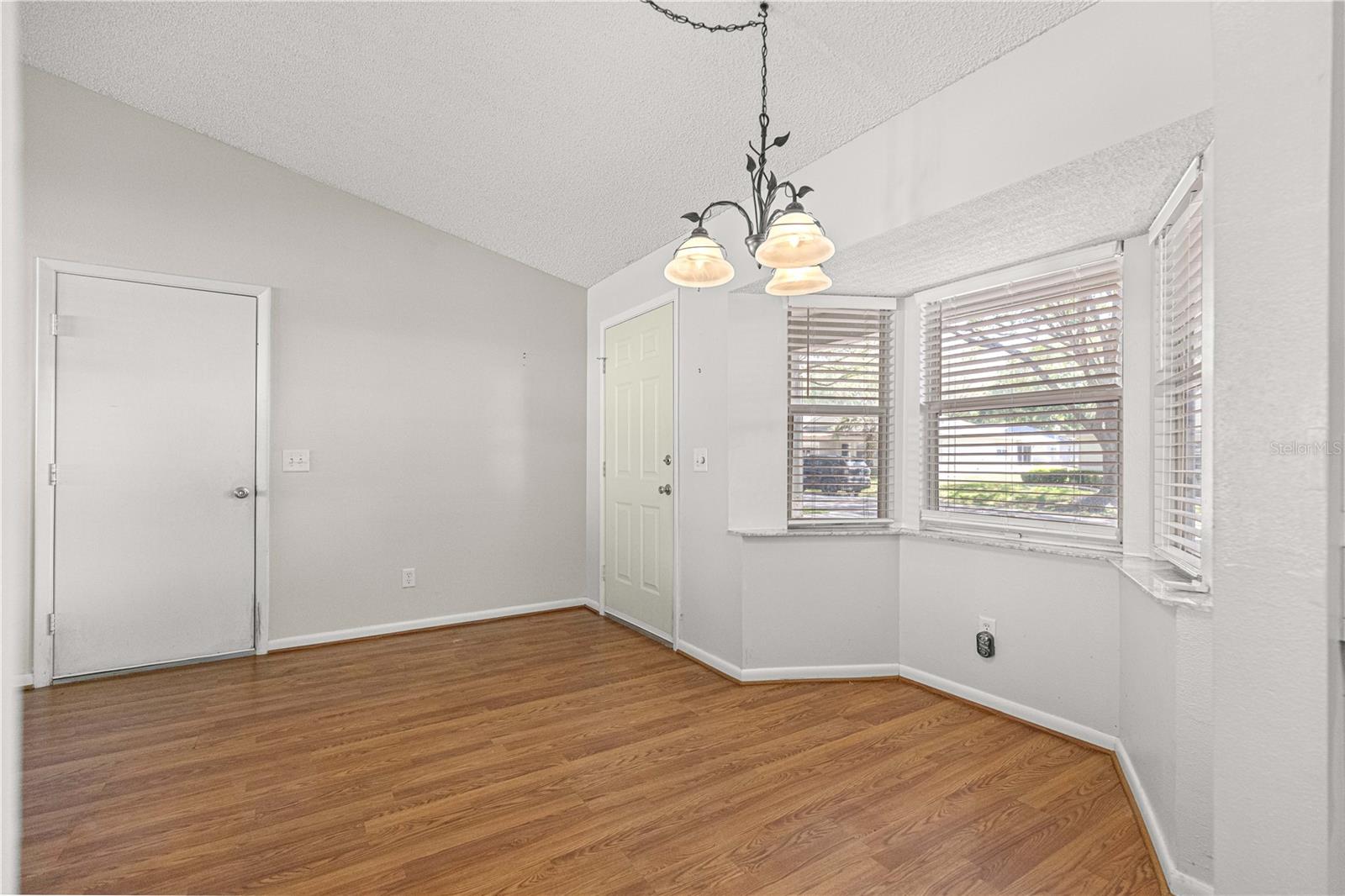 ON TOP OF THE WORLD - Residential