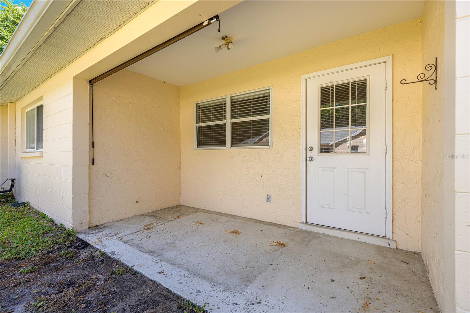 ON TOP OF THE WORLD - Residential