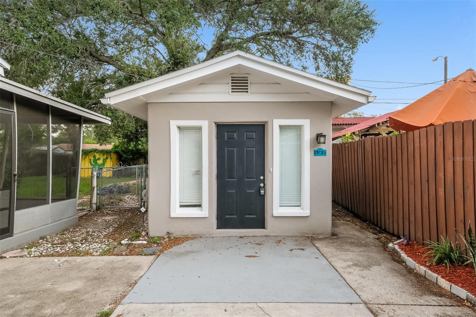 SUNSET KNOLL - Residential Lease