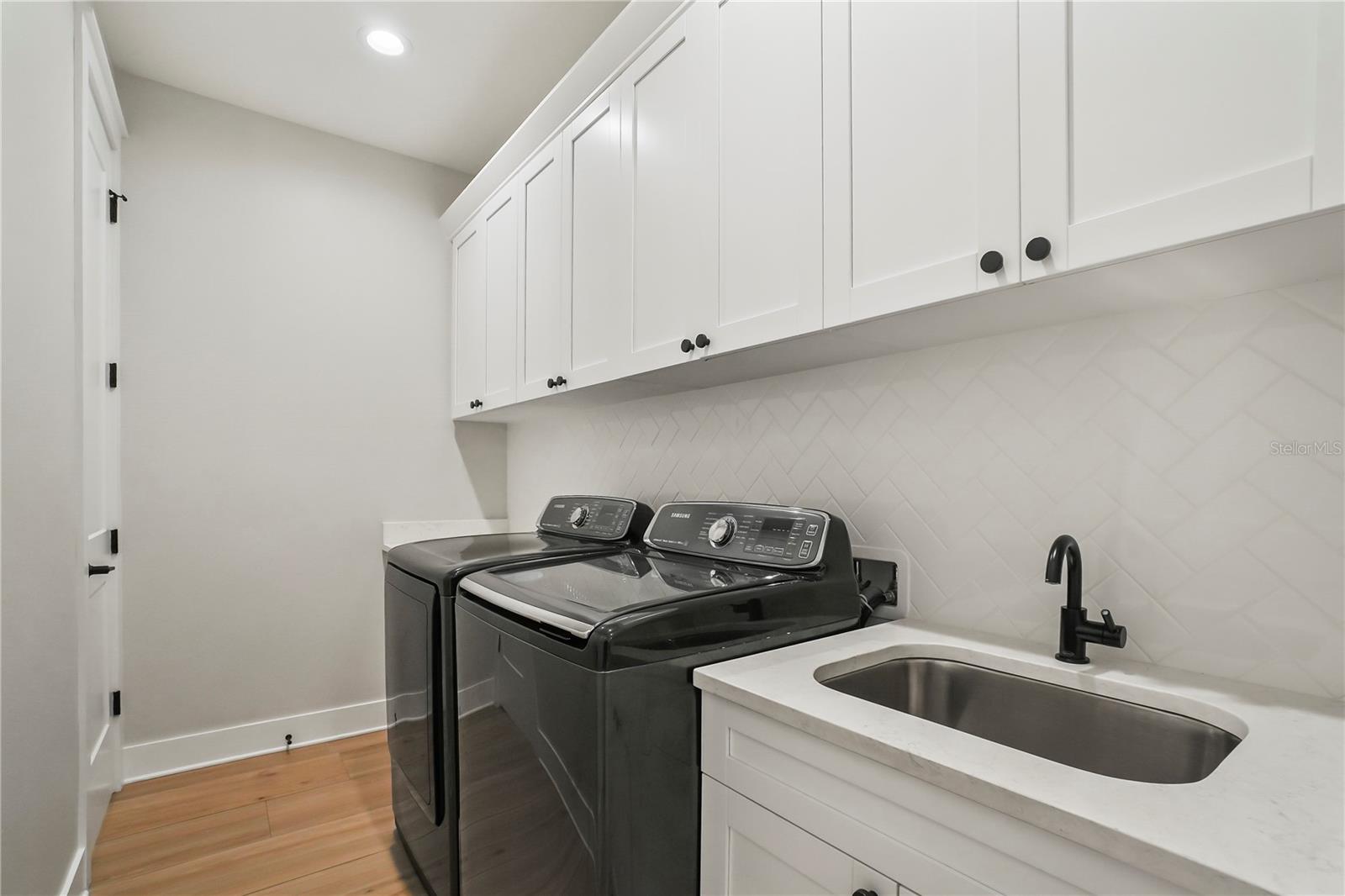 MAC FARLANE PARK - Residential