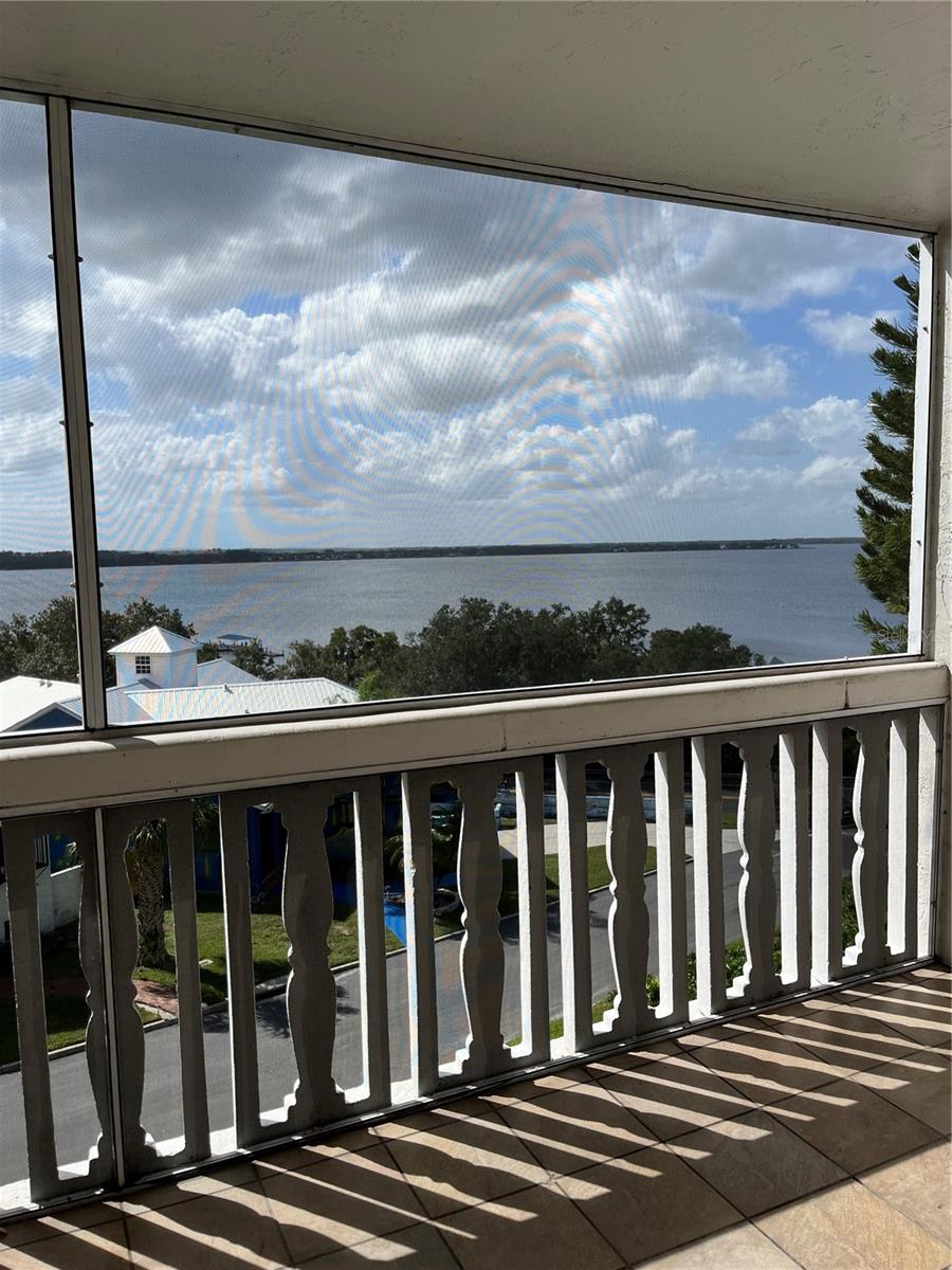 MOUNT DORA VILLA DORA CONDO UNIT 01 - Residential Lease