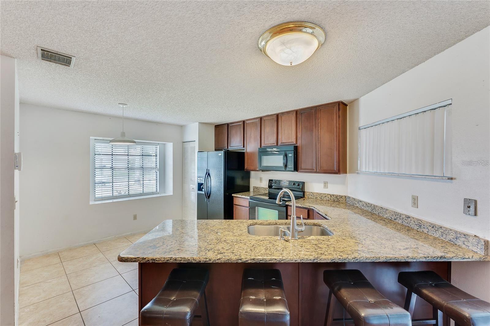 TWIN OAKS - Residential