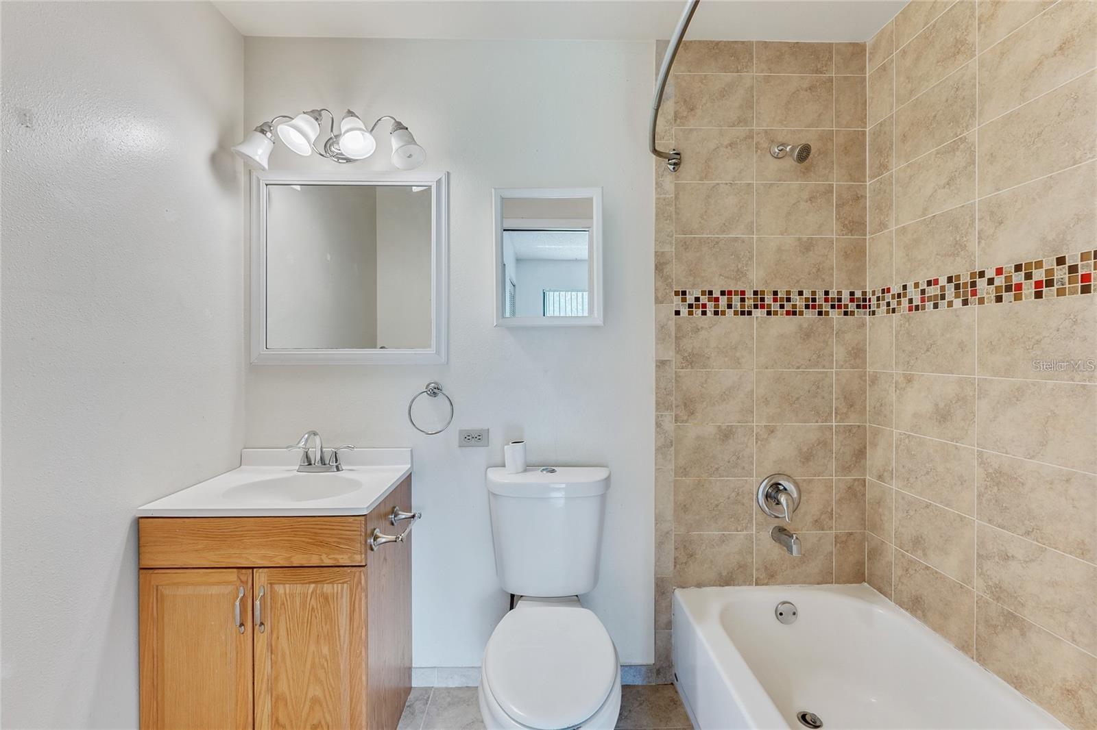 TWIN OAKS - Residential