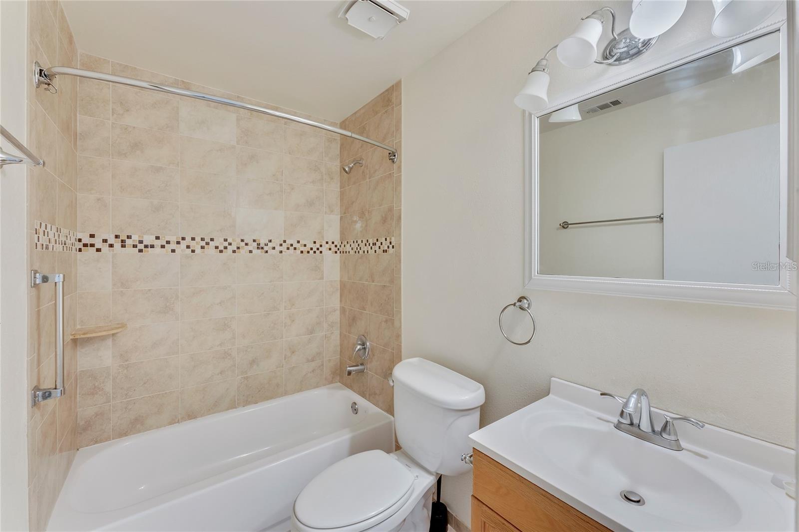 TWIN OAKS - Residential