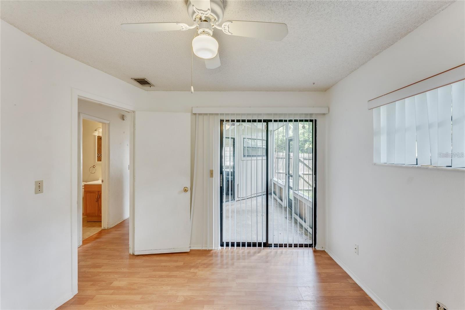 TWIN OAKS - Residential