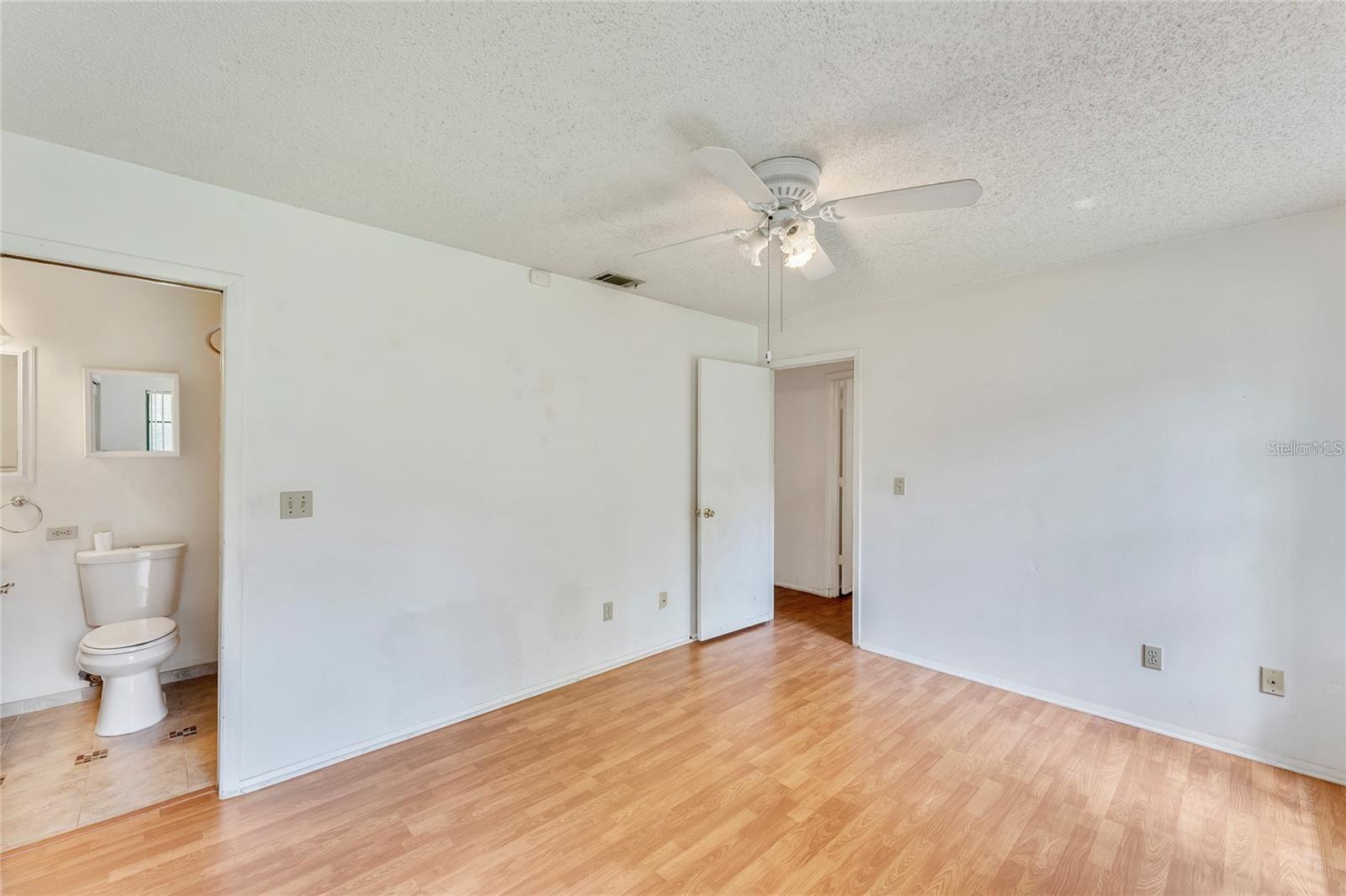 TWIN OAKS - Residential