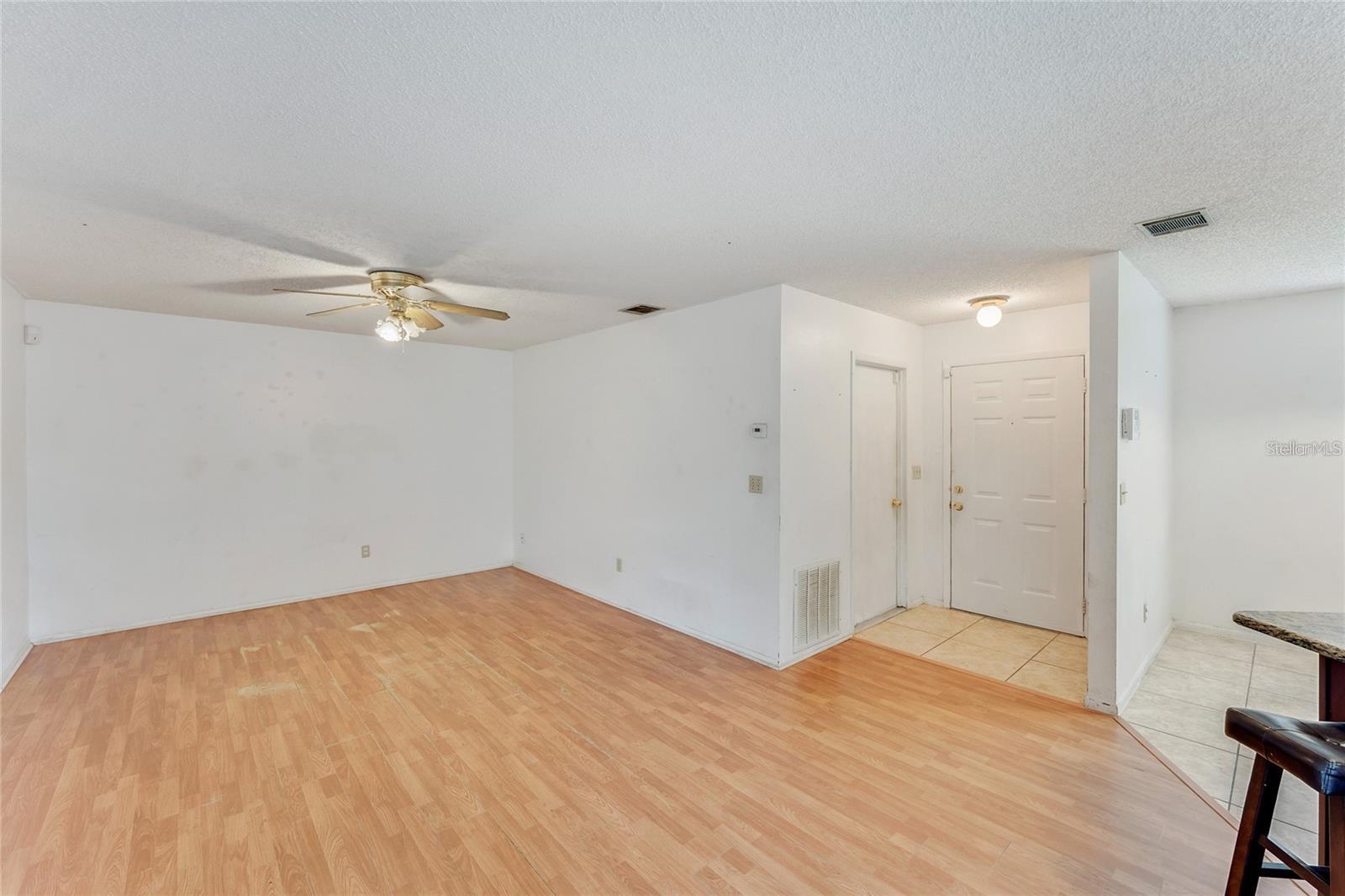 TWIN OAKS - Residential