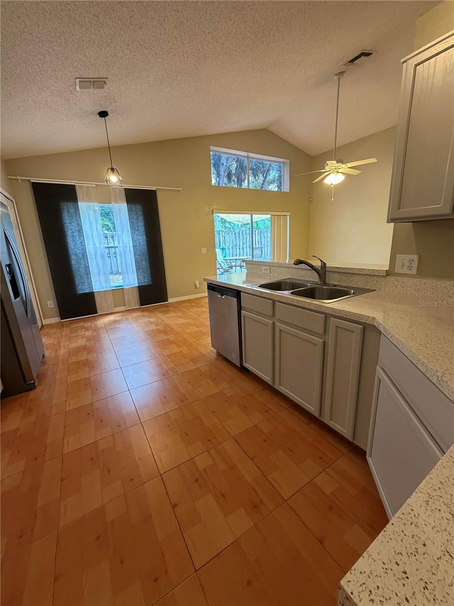 13726 MEADOWPARK AVENUE