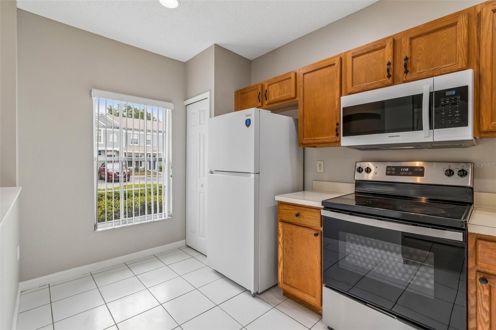 2237 LAKE WOODBERRY CIRCLE