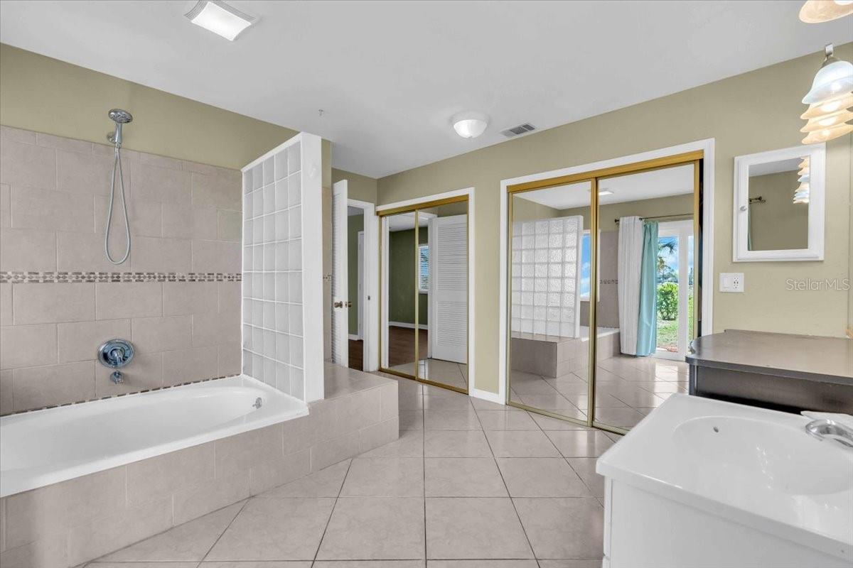 NORTH PORT CHARLOTTE COUNTRY CLUB - Residential