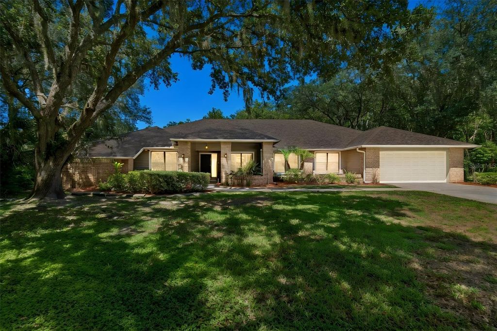 Photo of 5804 Ainsworth Court E, Tampa, FL 33647 (MLS # TB8526144)