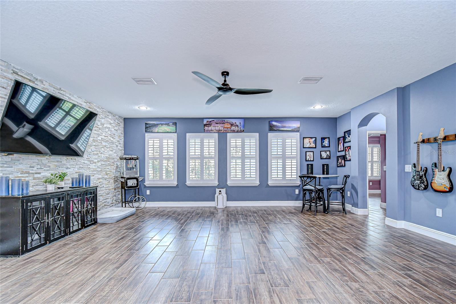 PRISTINE LAKE PRESERVE - Residential