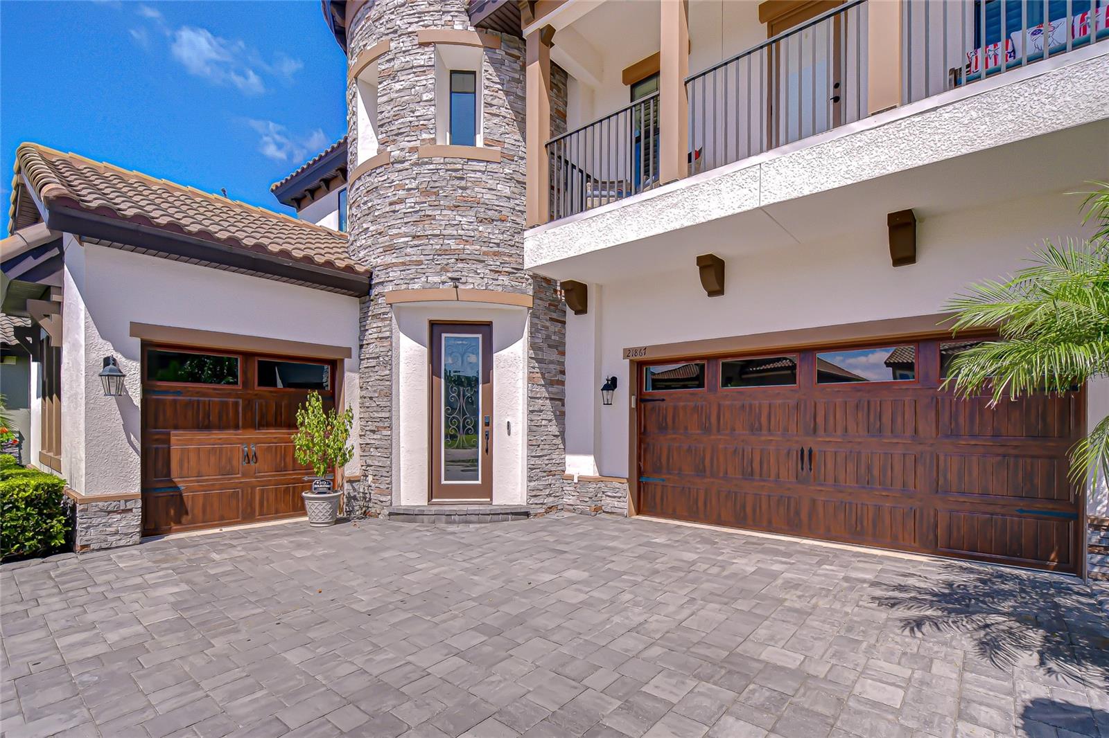PRISTINE LAKE PRESERVE - Residential