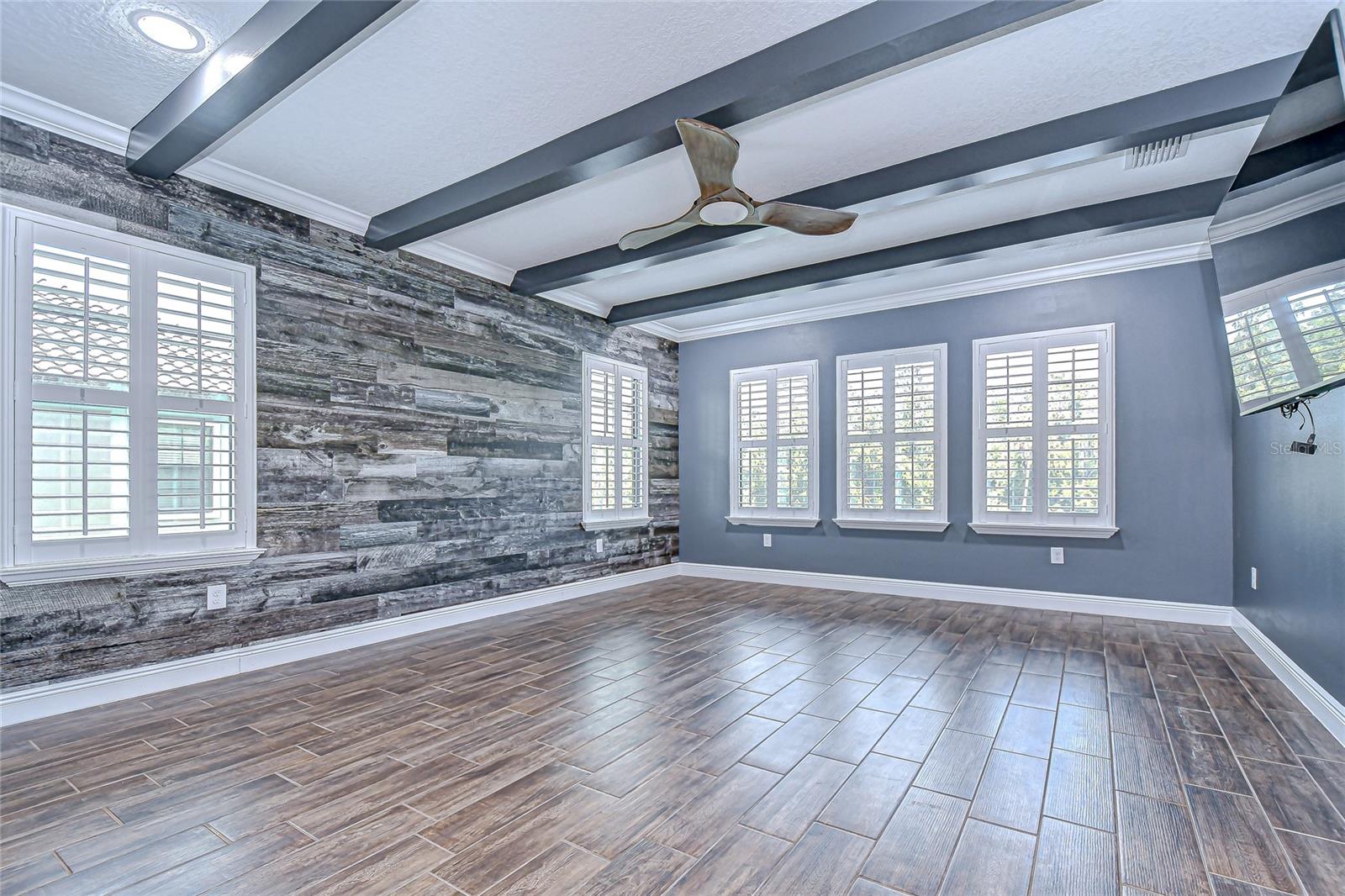 PRISTINE LAKE PRESERVE - Residential