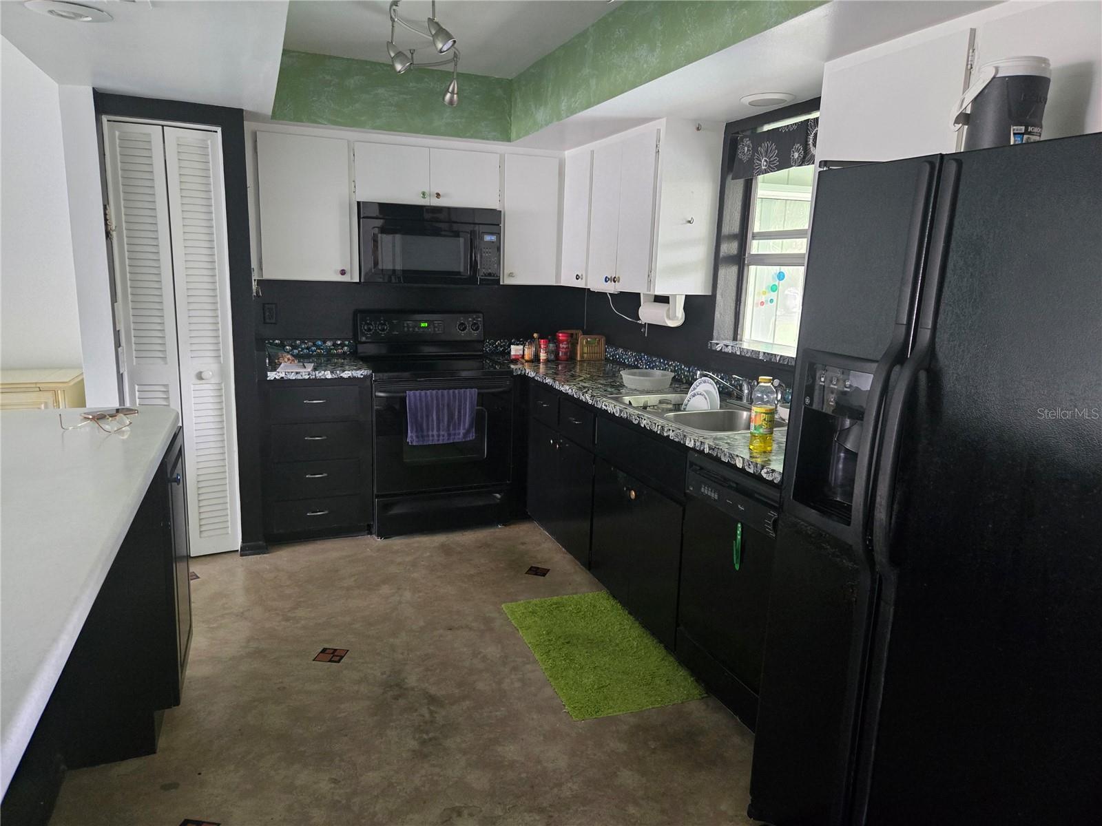 CAPTIVA GARDENS - Residential