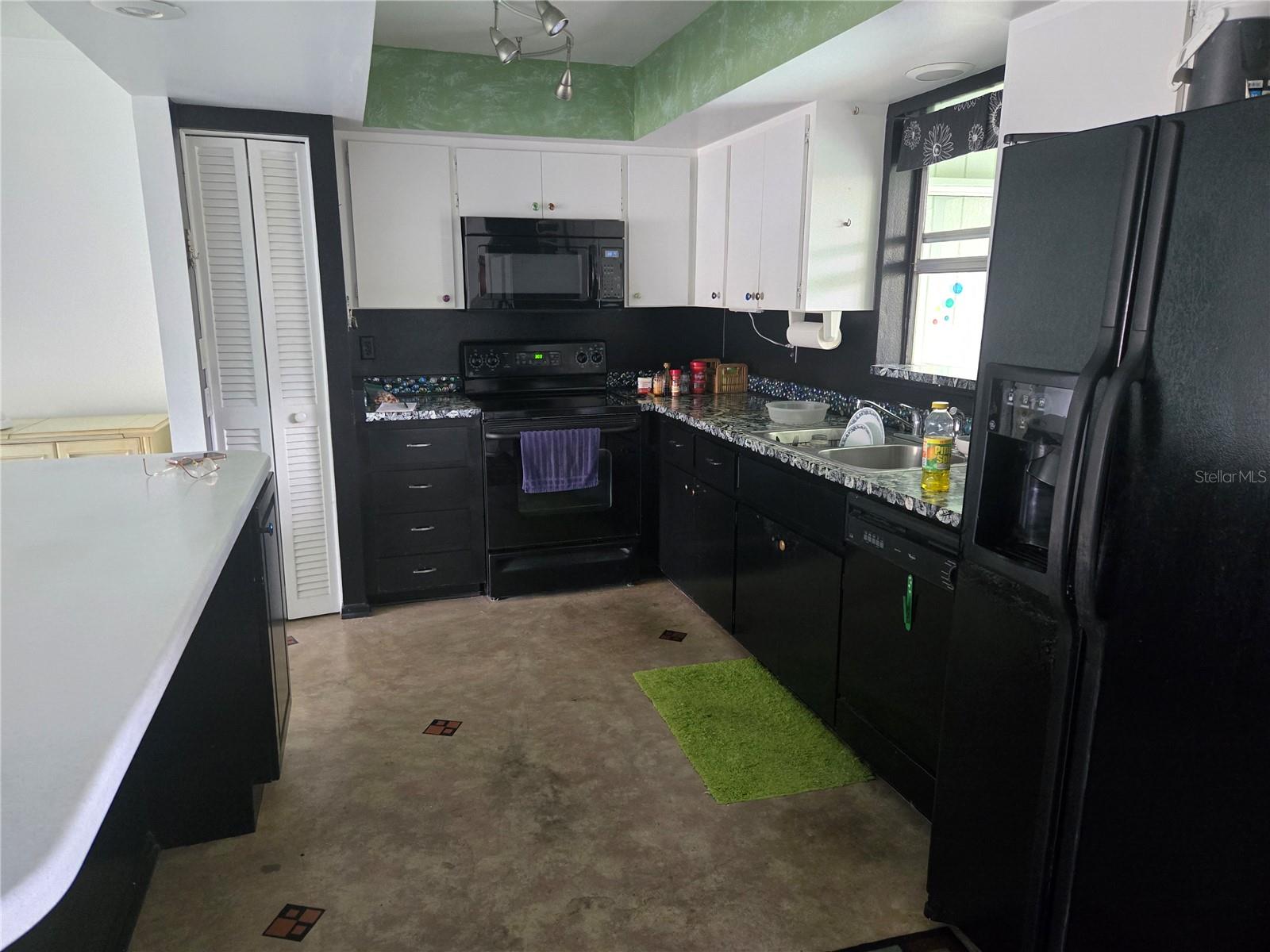 CAPTIVA GARDENS - Residential