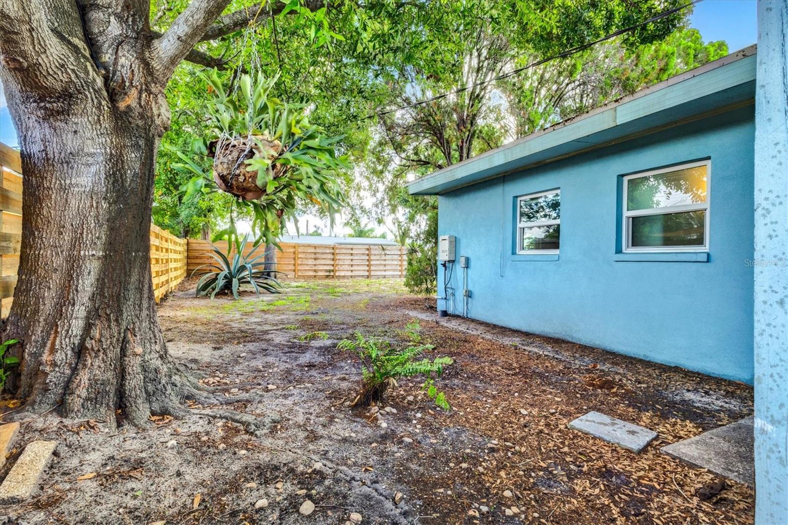 BAYSHORE GARDENS SEC 3 REP - Residential