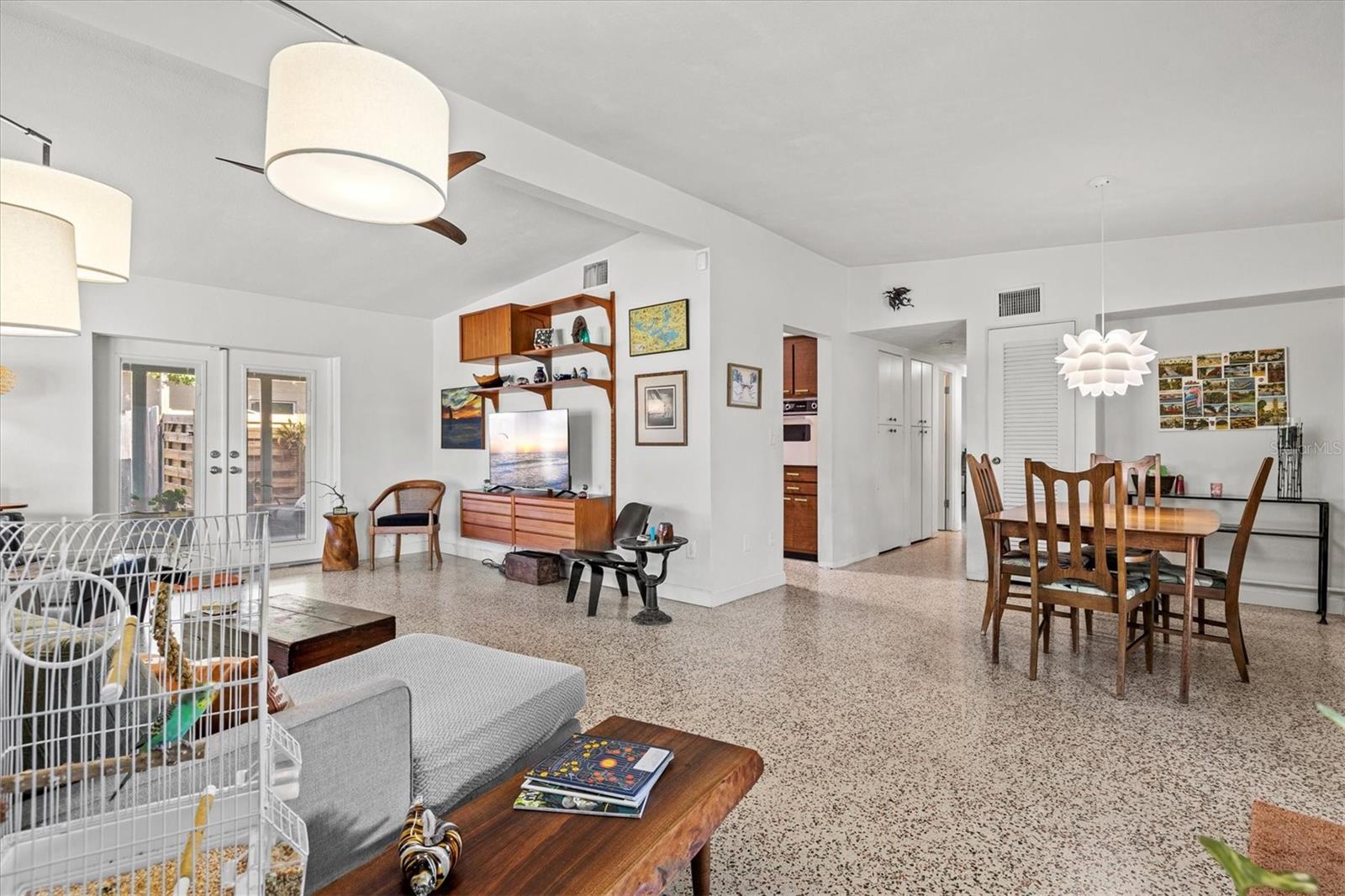 BAYSHORE GARDENS SEC 3 REP - Residential