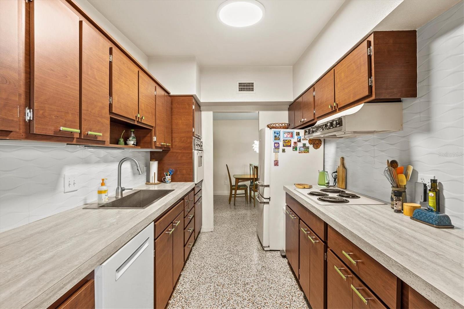 BAYSHORE GARDENS SEC 3 REP - Residential