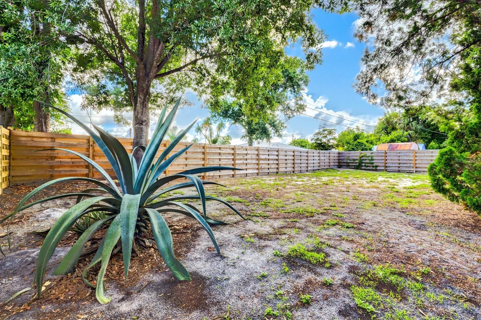 BAYSHORE GARDENS SEC 3 REP - Residential