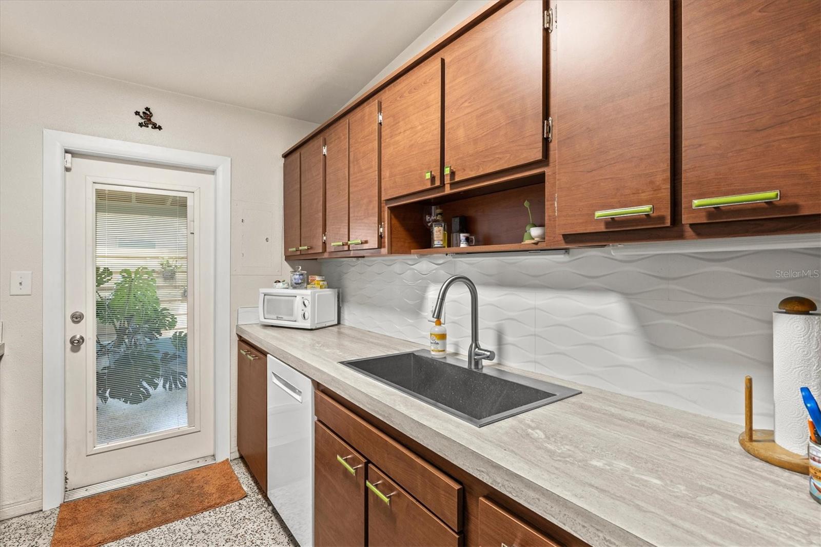 BAYSHORE GARDENS SEC 3 REP - Residential
