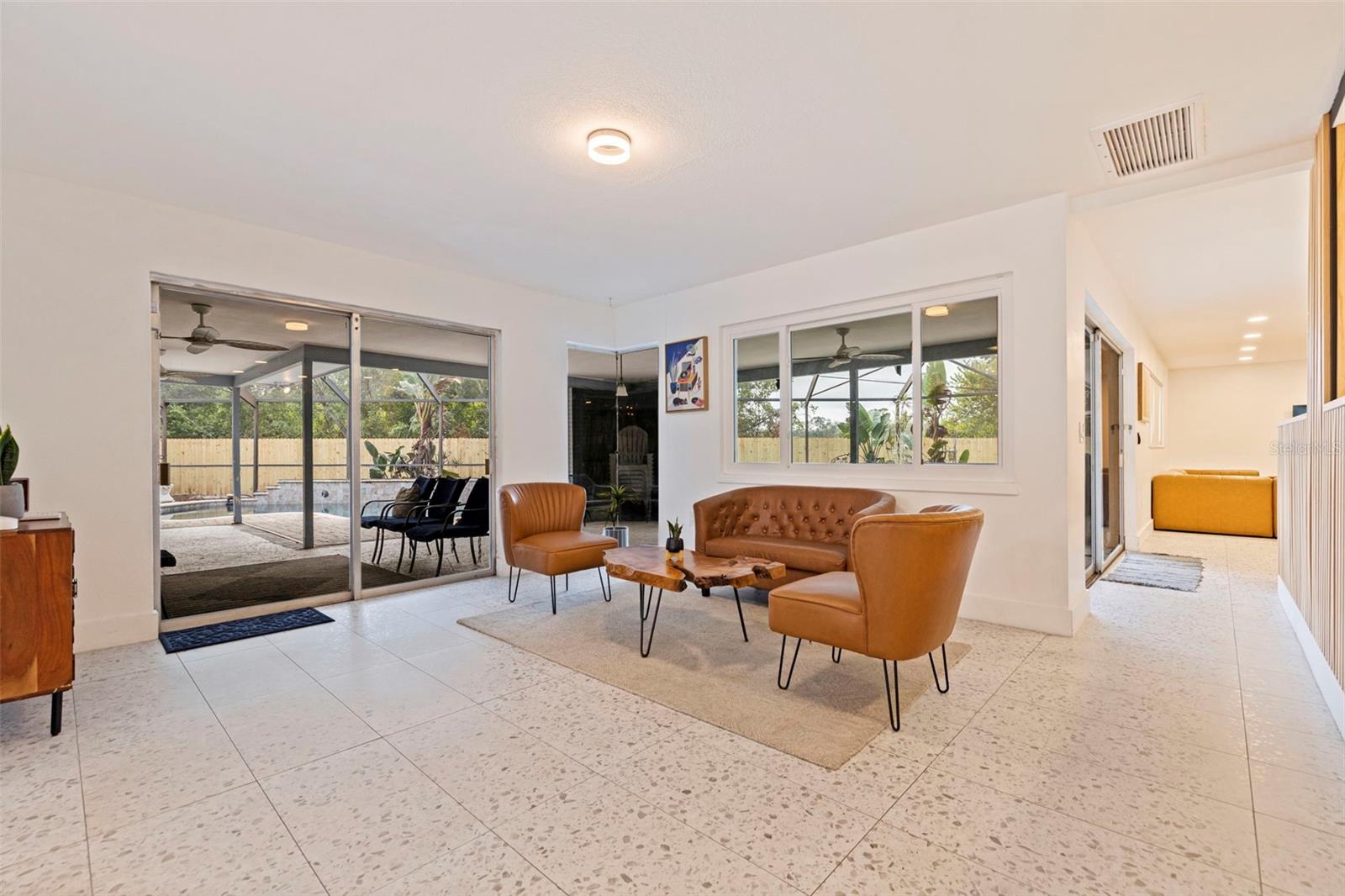 LAKESIDE PARK - Residential