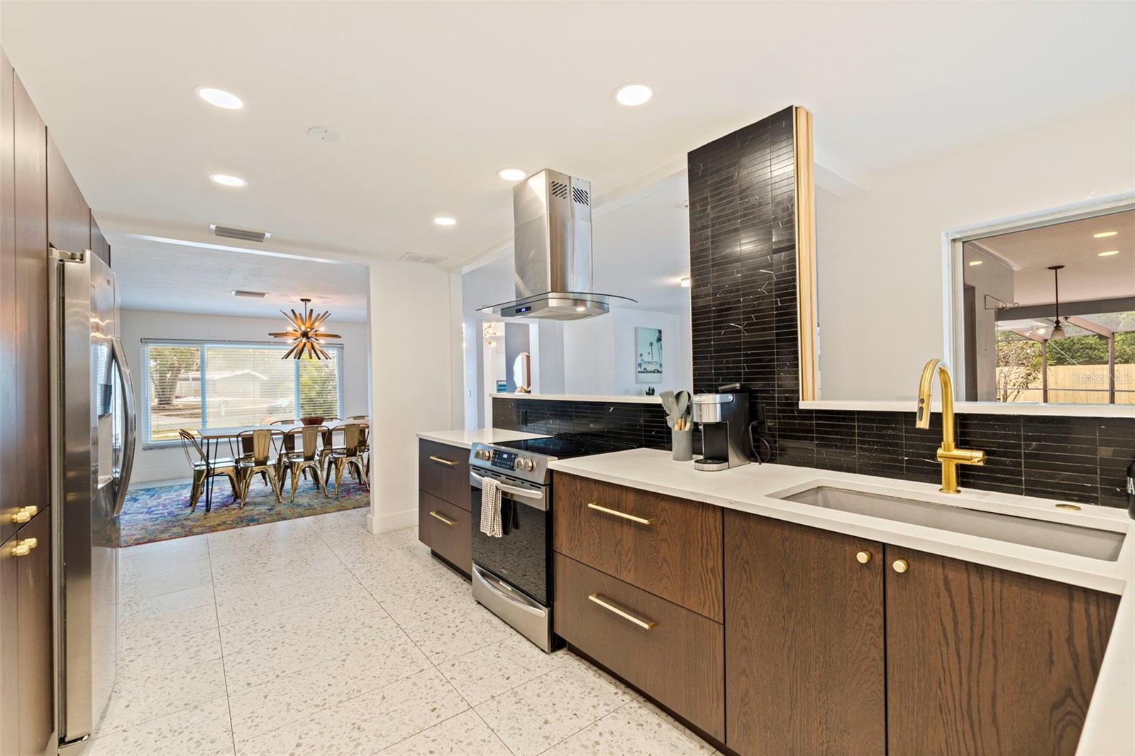 LAKESIDE PARK - Residential