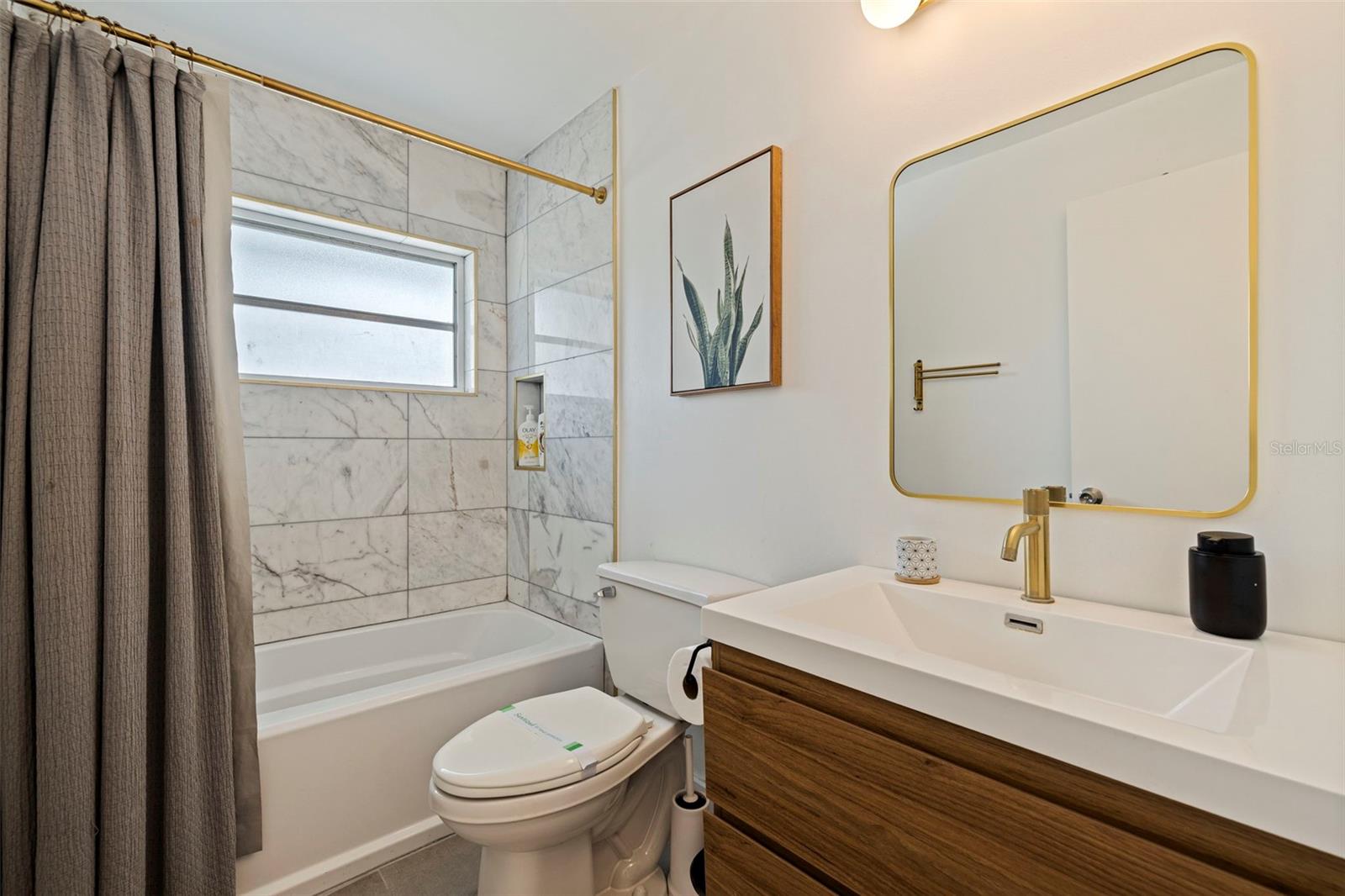 LAKESIDE PARK - Residential