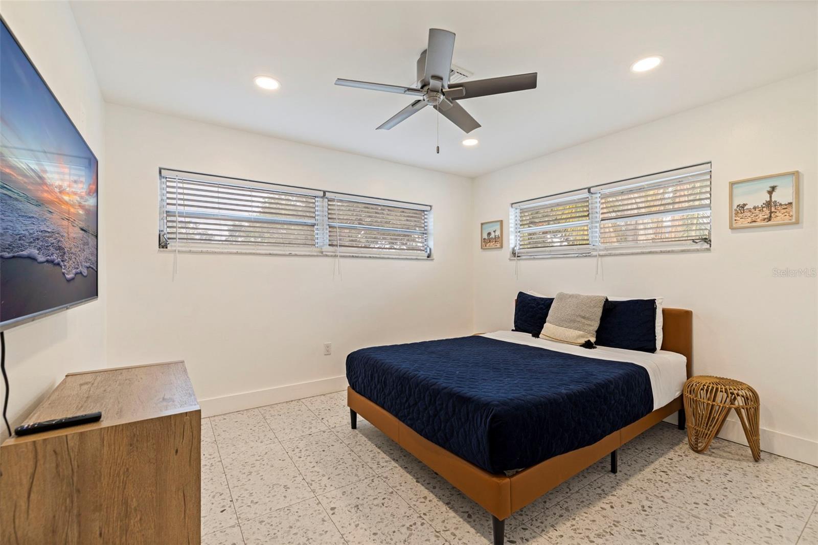 LAKESIDE PARK - Residential