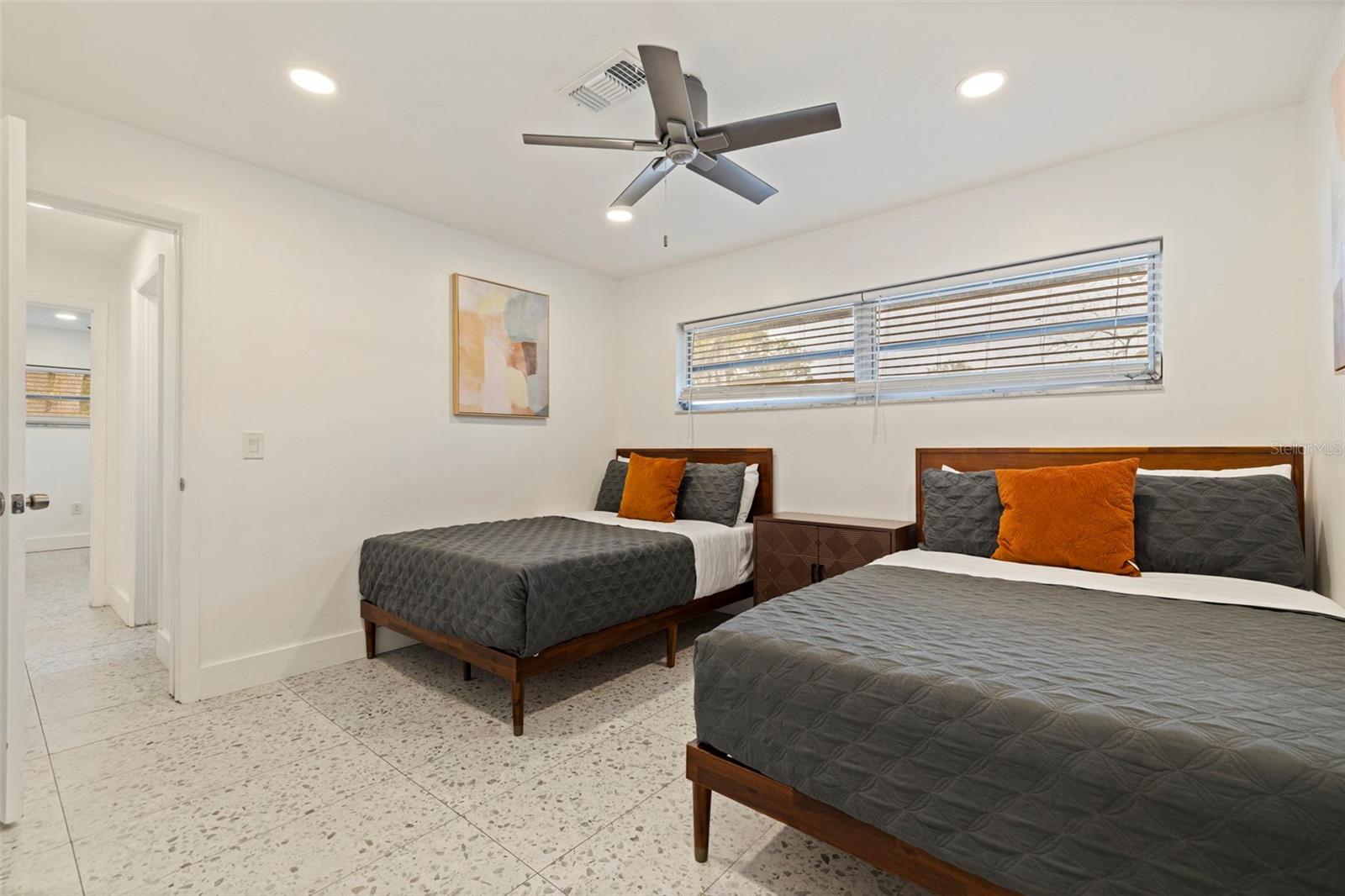 LAKESIDE PARK - Residential