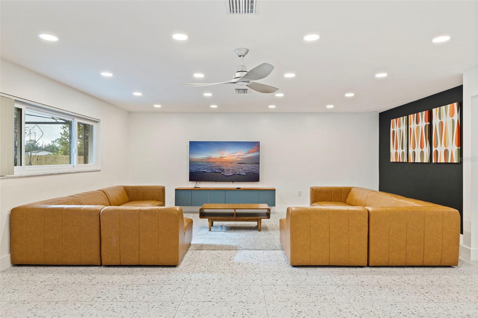 LAKESIDE PARK - Residential