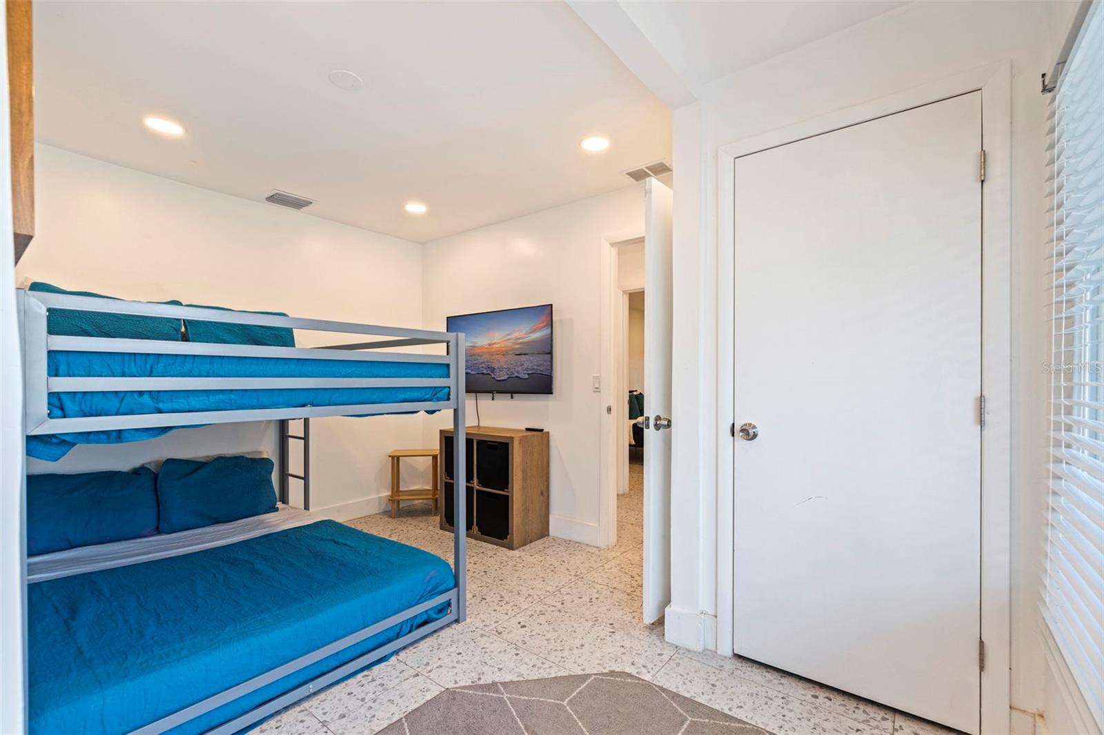 LAKESIDE PARK - Residential