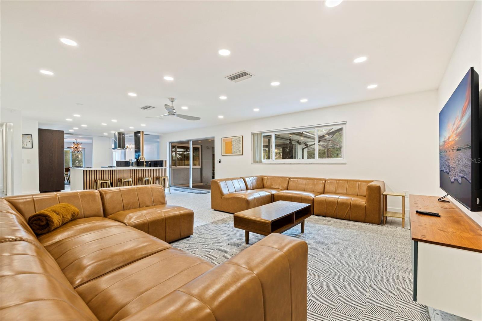 LAKESIDE PARK - Residential