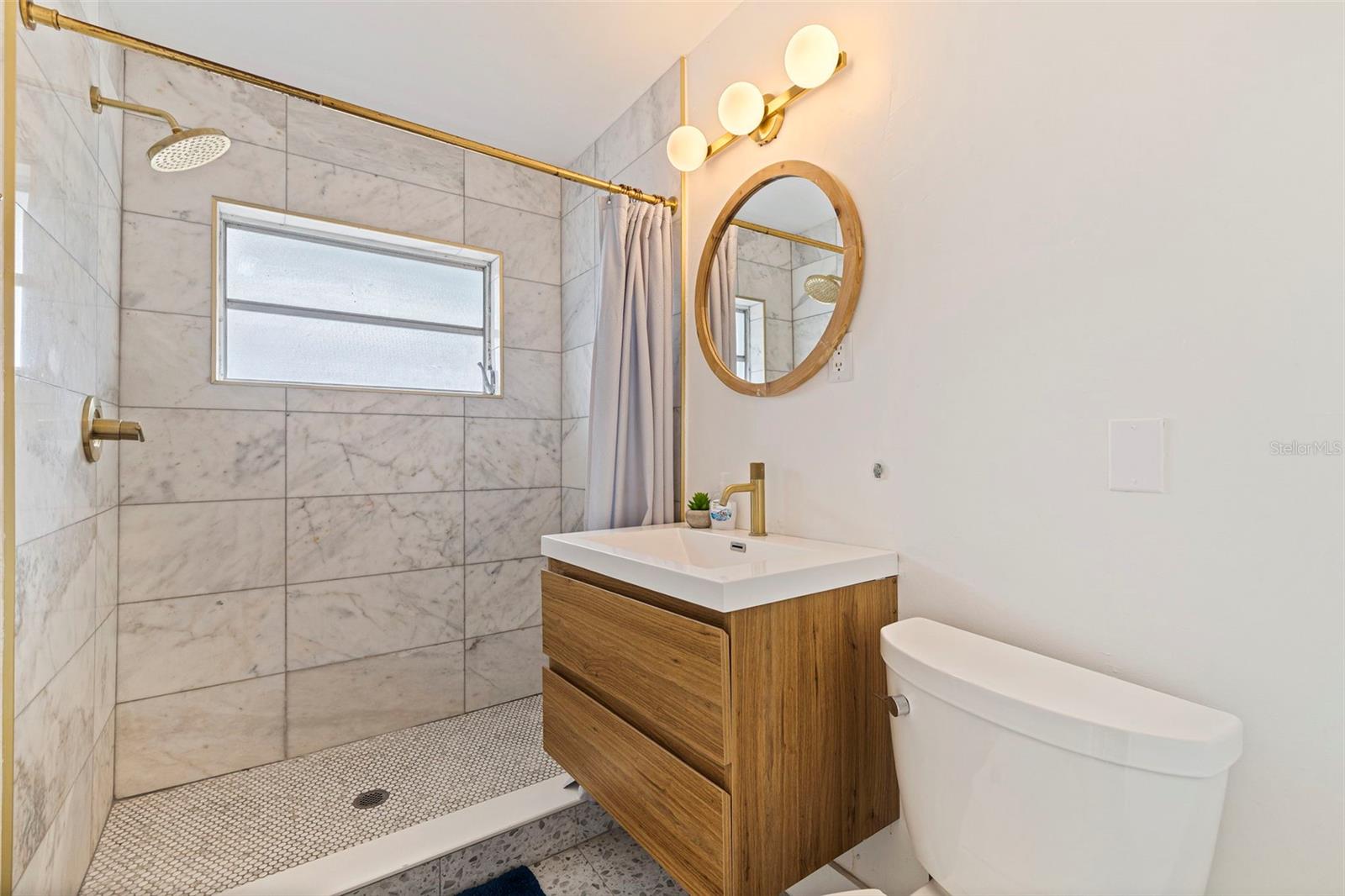 LAKESIDE PARK - Residential