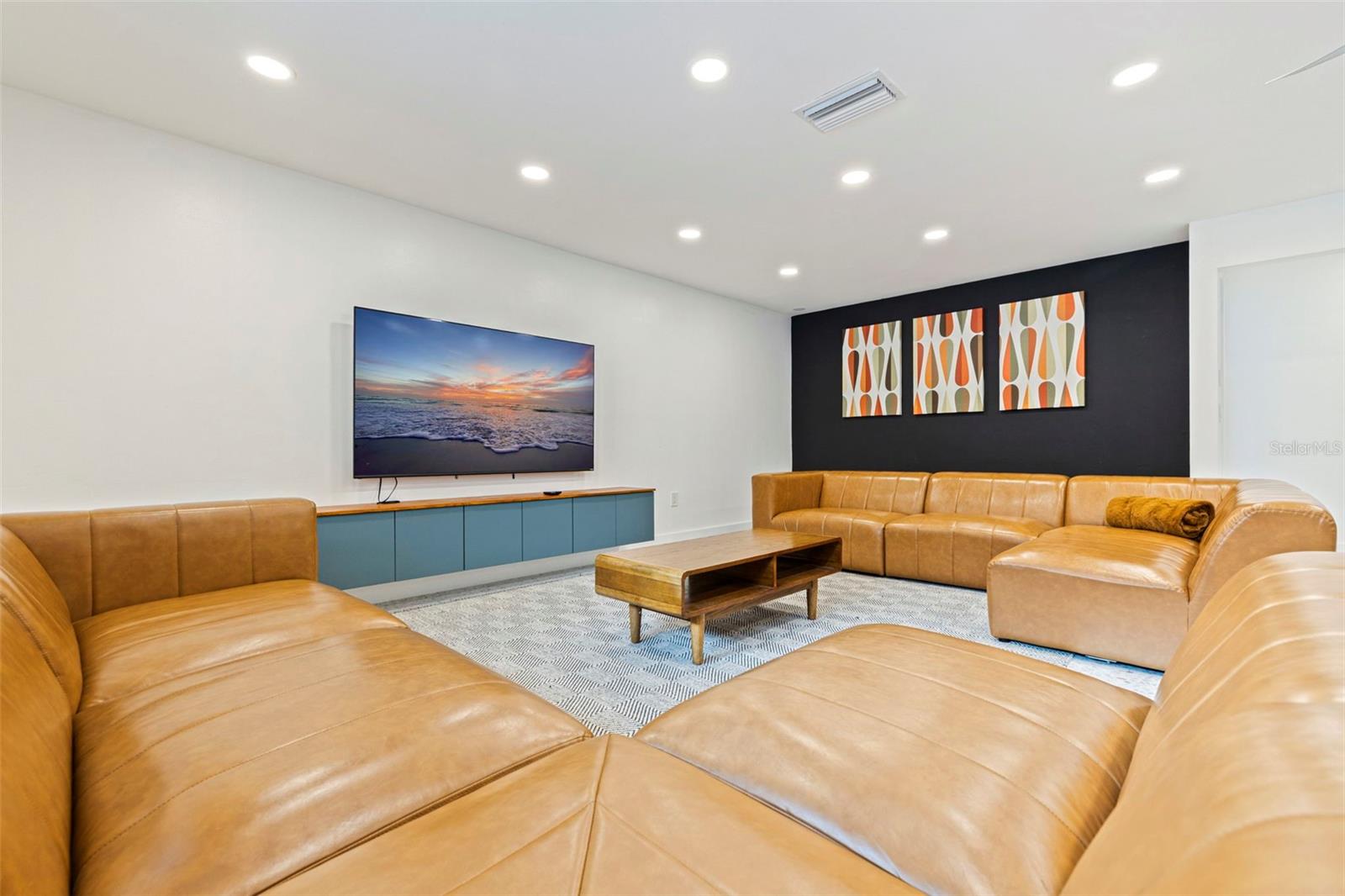 LAKESIDE PARK - Residential