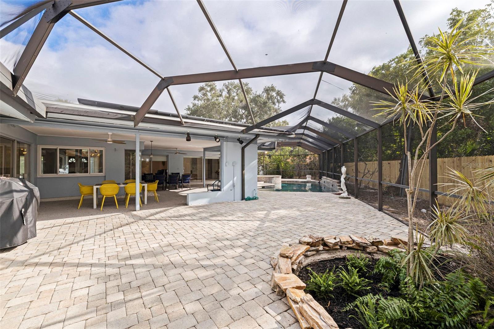 LAKESIDE PARK - Residential