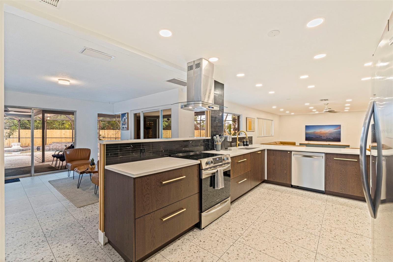 LAKESIDE PARK - Residential