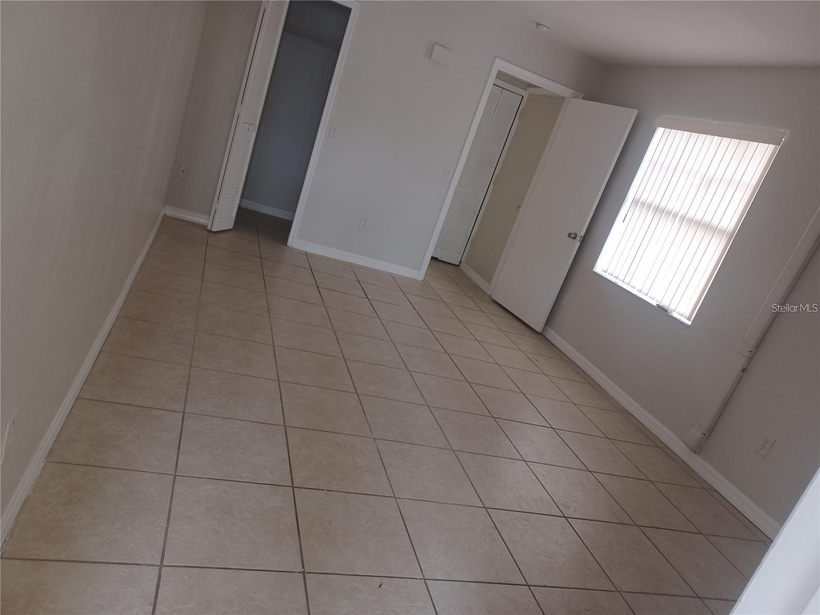 ISLAND CLUB WEST PH 02 - Residential Lease