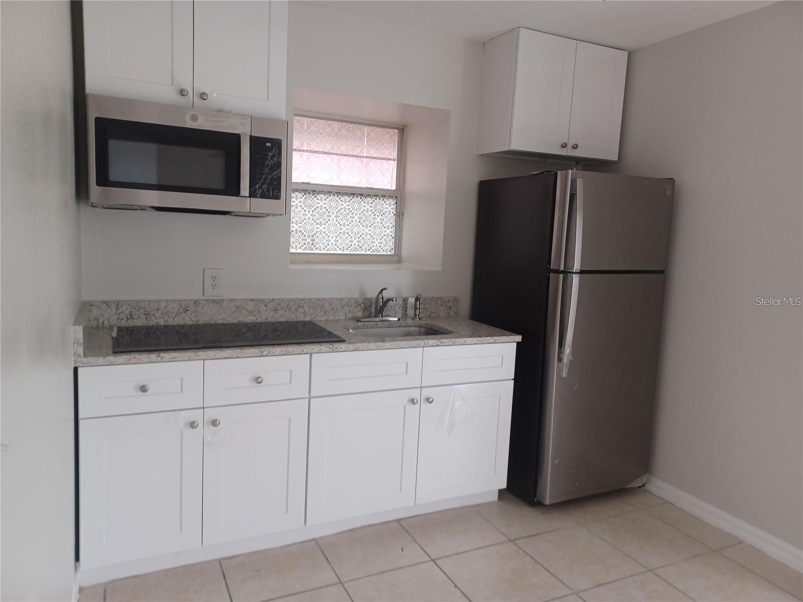 ISLAND CLUB WEST PH 02 - Residential Lease