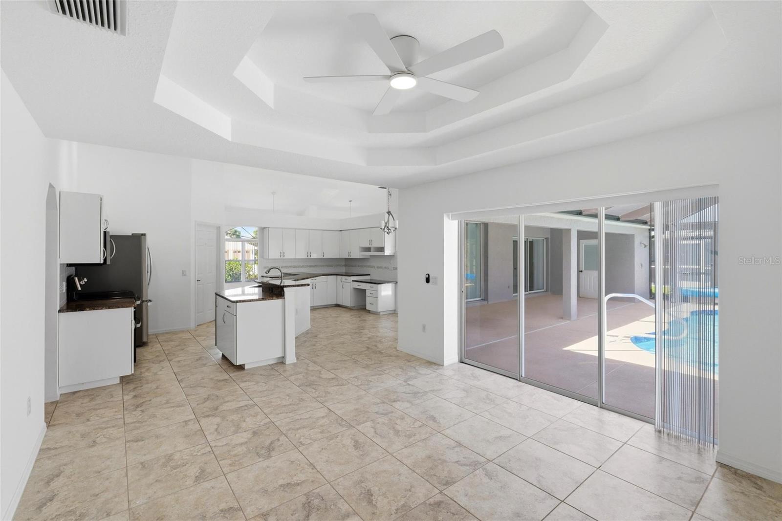 ROTONDA WEST BROADMOOR - Residential