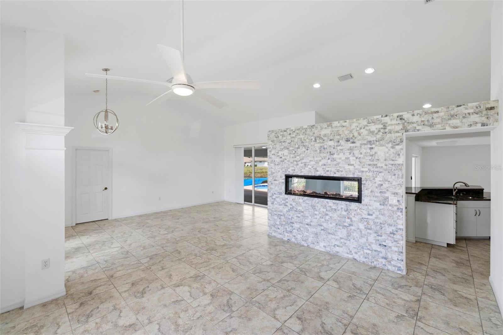 ROTONDA WEST BROADMOOR - Residential