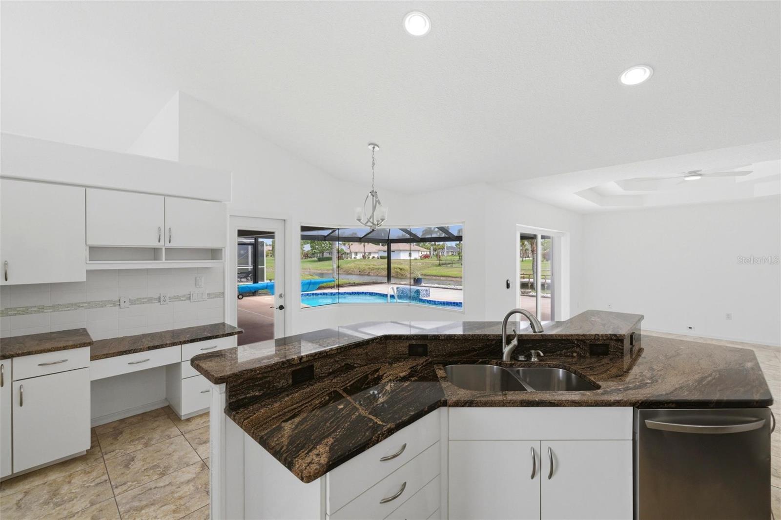 ROTONDA WEST BROADMOOR - Residential