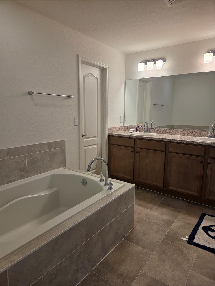 VILLAGE/GRESHAM FARMS - Residential